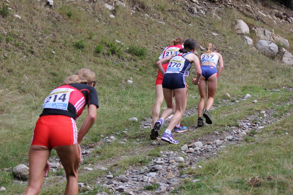 picture of runners struggling uphill